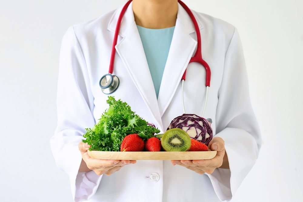 Doctor,Holding,Fresh,Fruit,And,Vegetable,,Healthy,Diet,,Nutrition,Food